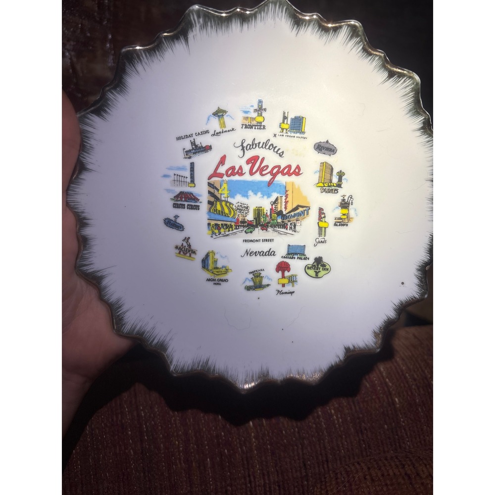 Vintage Fabulous Las Vegas Nevada Souvenir Scalloped Plate Alvin's Treasures 7"
